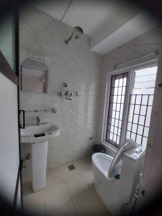 Om Bramha Hotel Katmandu Zewnętrze zdjęcie