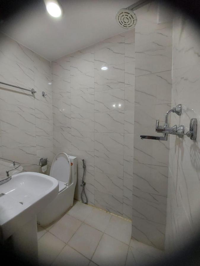 Om Bramha Hotel Katmandu Zewnętrze zdjęcie