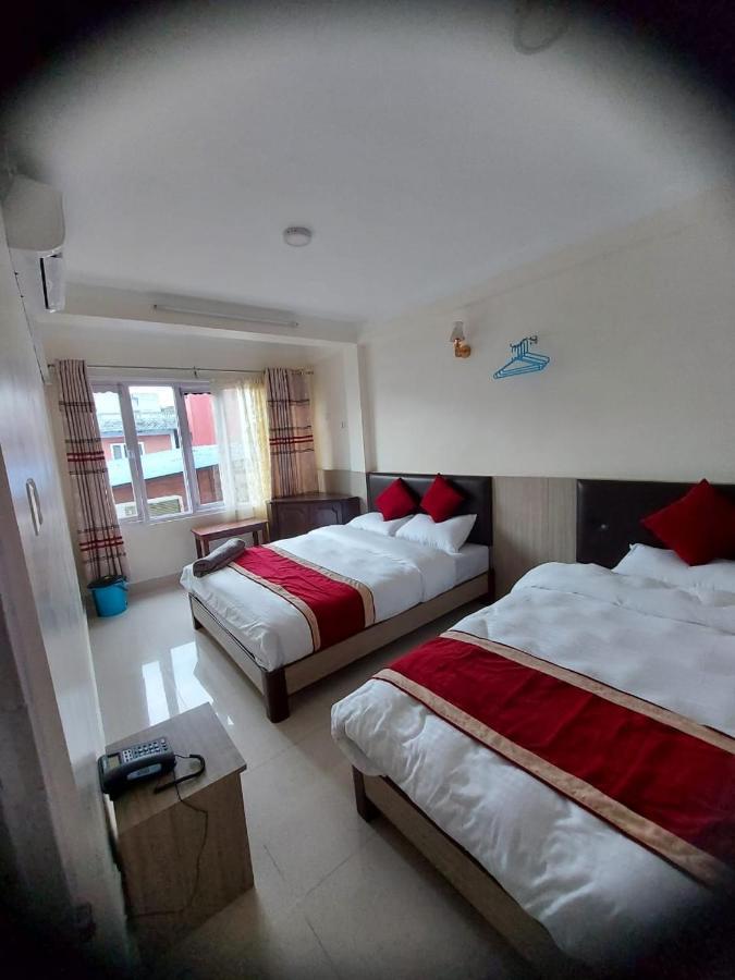 Om Bramha Hotel Katmandu Zewnętrze zdjęcie