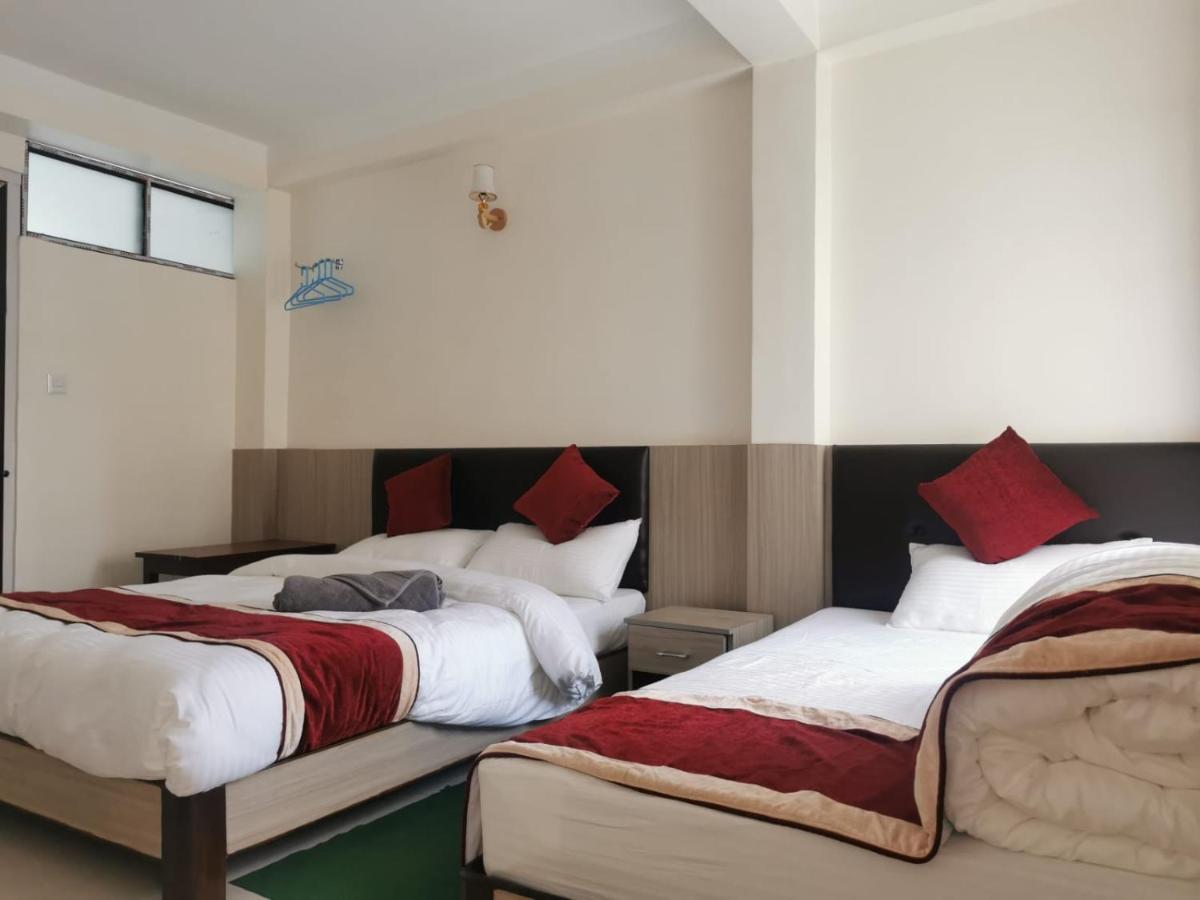 Om Bramha Hotel Katmandu Zewnętrze zdjęcie