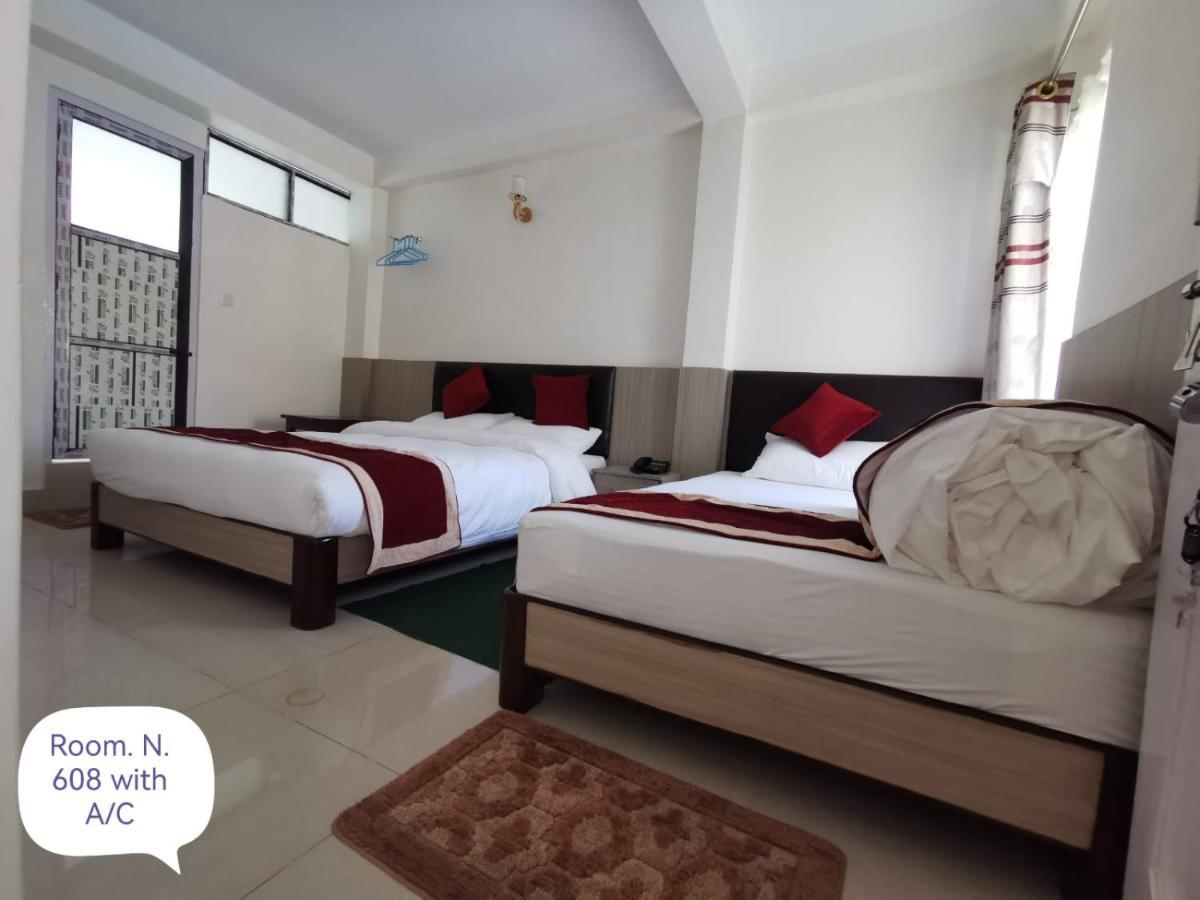 Om Bramha Hotel Katmandu Zewnętrze zdjęcie