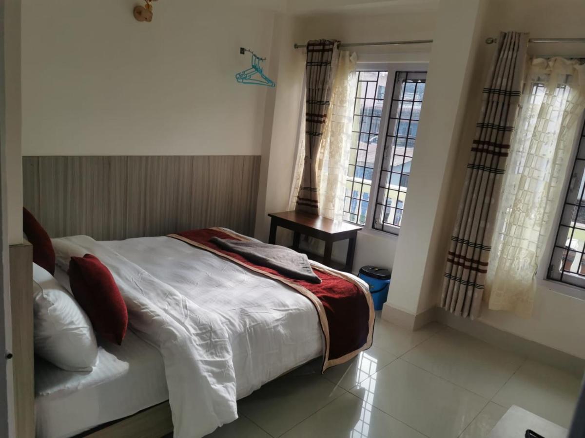 Om Bramha Hotel Katmandu Zewnętrze zdjęcie