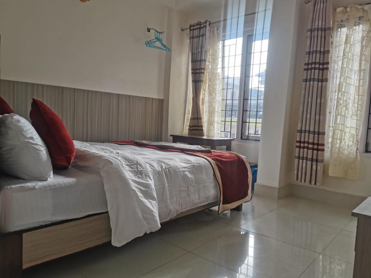 Om Bramha Hotel Katmandu Zewnętrze zdjęcie