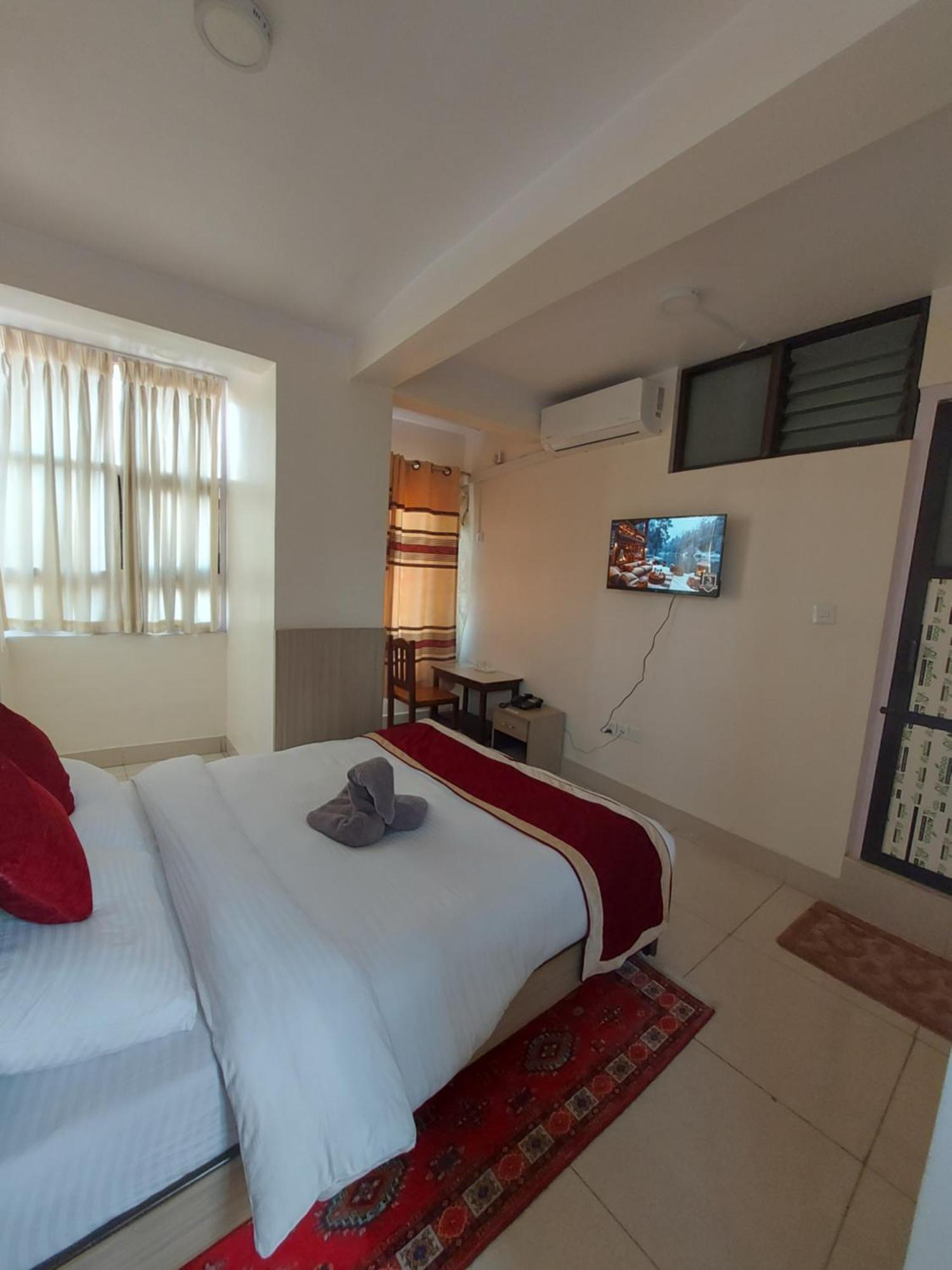 Om Bramha Hotel Katmandu Zewnętrze zdjęcie